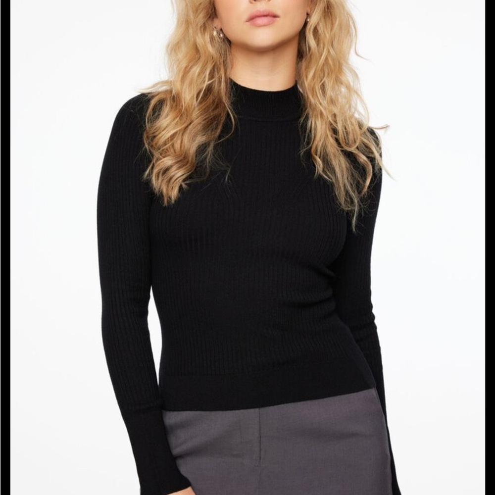 💙Dynamite Classic Black Knit Top